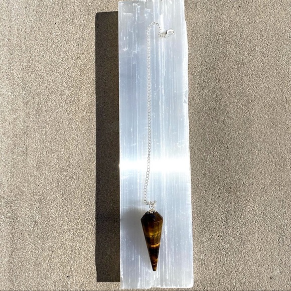 🐅 Tigers eye crystal pendulum 🐅 - Picture 2 of 3